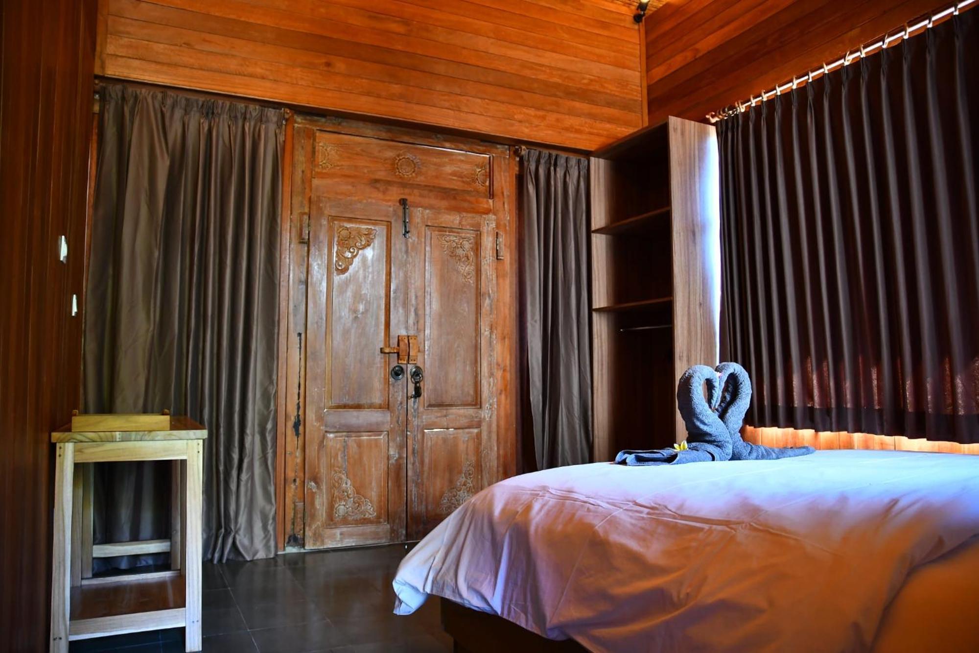 Putra'Lebah Amed Guest House Dış mekan fotoğraf