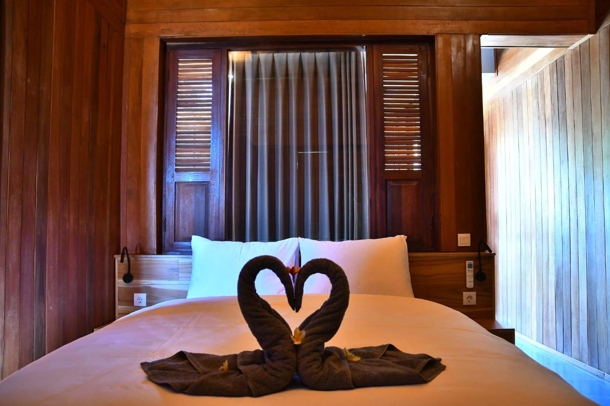Putra'Lebah Amed Guest House Dış mekan fotoğraf