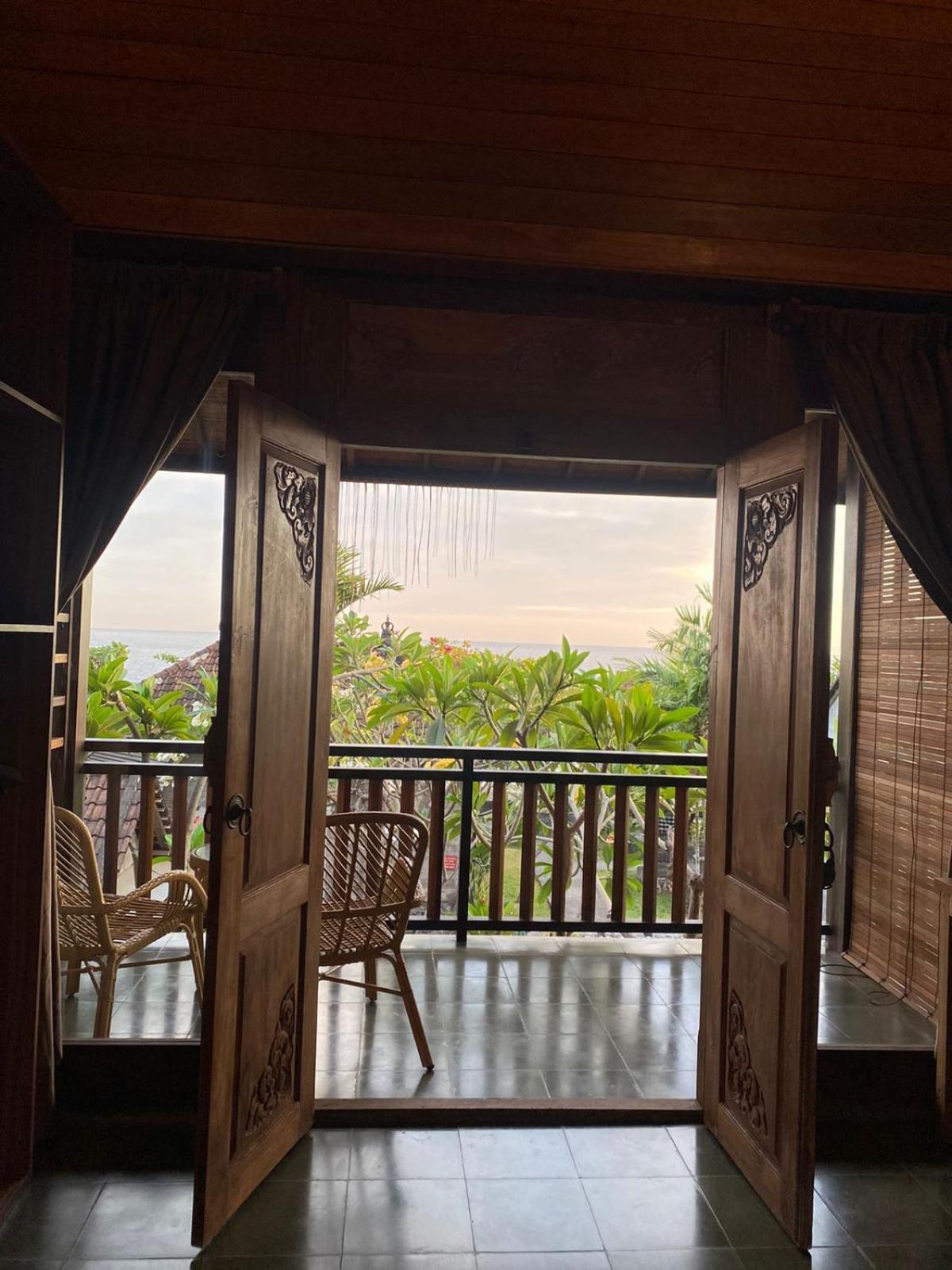 Putra'Lebah Amed Guest House Dış mekan fotoğraf