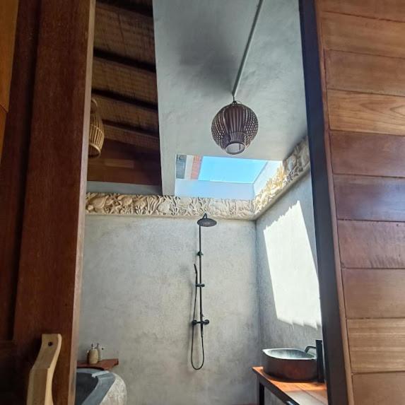 Putra'Lebah Amed Guest House Dış mekan fotoğraf