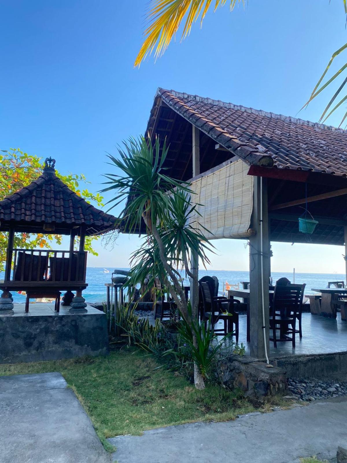 Putra'Lebah Amed Guest House Dış mekan fotoğraf