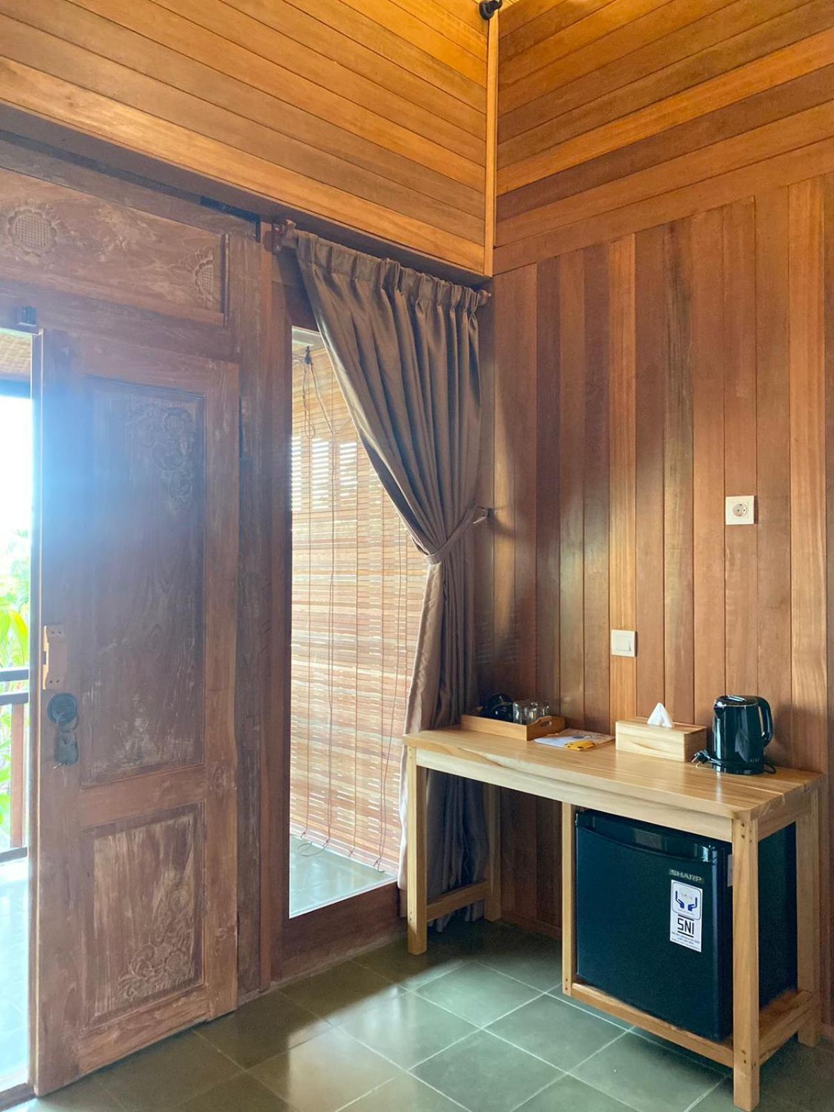 Putra'Lebah Amed Guest House Dış mekan fotoğraf