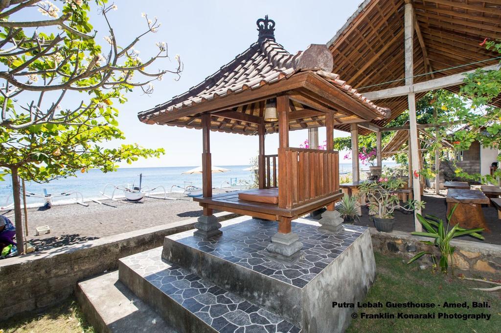 Putra'Lebah Amed Guest House Dış mekan fotoğraf